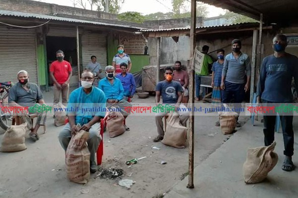 Bashundhara Cement Beside House-Bound Labours In Jessore